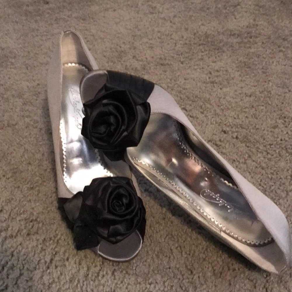 Woman’s 👠 - Picture 3 of 4